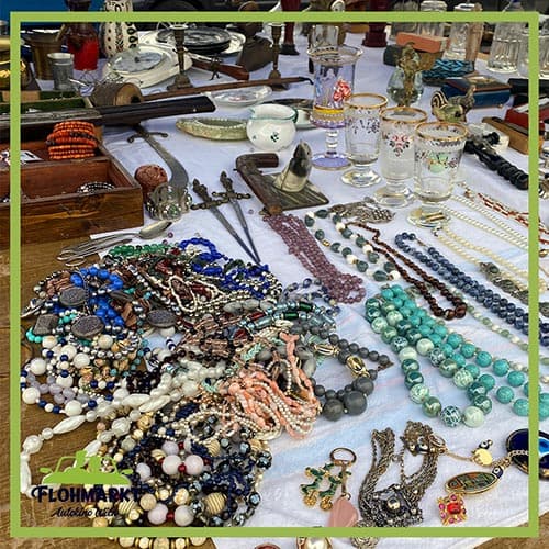 Schmuck am Flohmarkt Schmuck am Flohmarkt