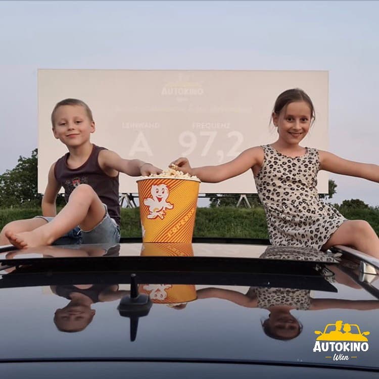 kino autokino kinoleinwand schöner autokino tag