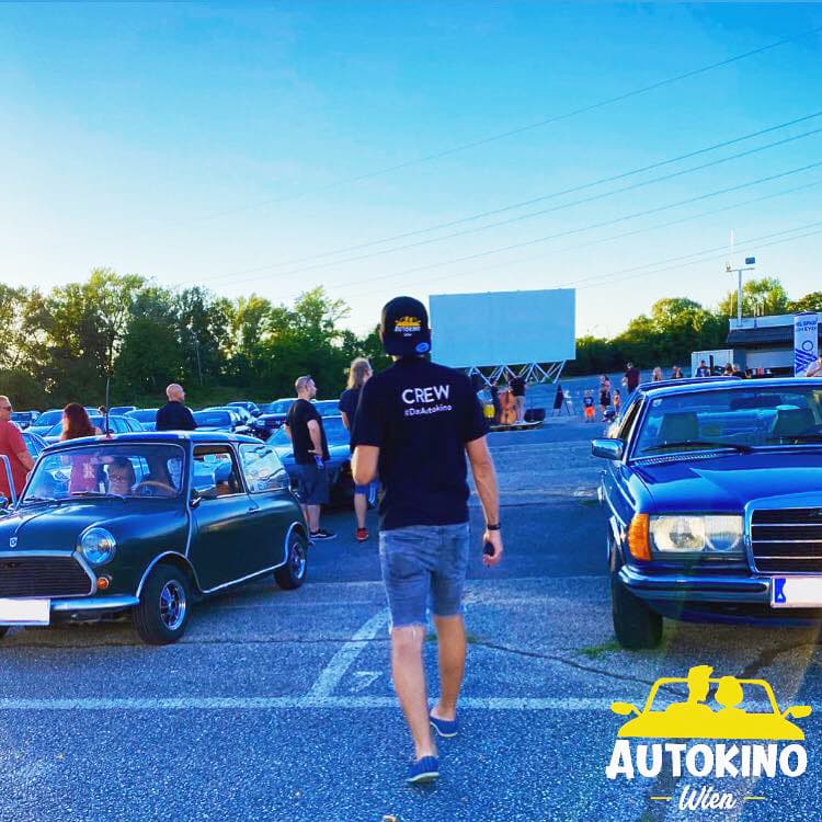 kinder lieben autokino 2 glückliche kinder im autokino wien